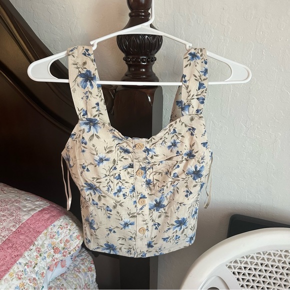 Floral Crop Top - Picture 5 of 6